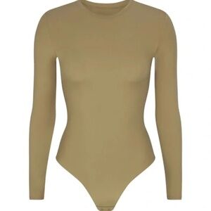 SKIMS Fits Everybody Long Sleeve Crew Neck Bodysuit Color: Khaki Size: Small NWT